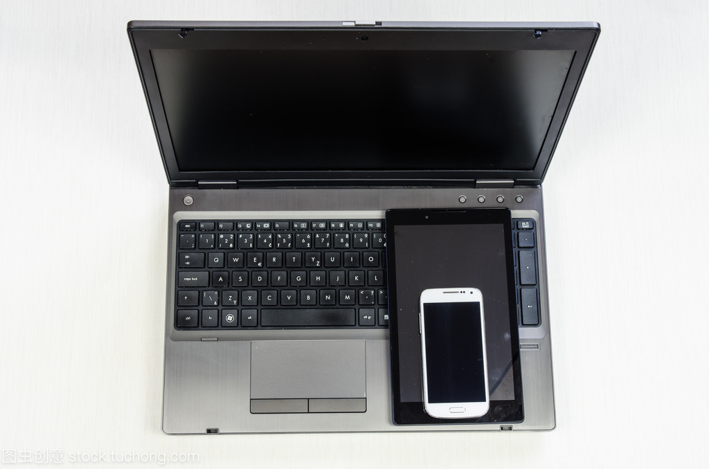 移动办公三件套 手机、平板电脑与笔记本电脑的完美融合